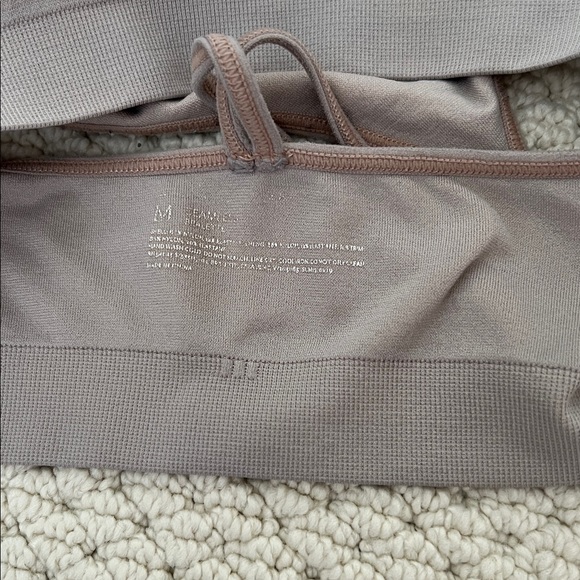 Set of 3 Gap Body seamless bralettes size Medium in very good used condition! - Picture 4 of 11